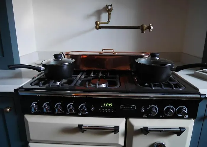 Luxury 2 Bed Georgian Townhouse, Old Portsmouth